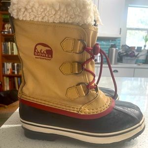 Sorel Waterproof Snow boots size 3 Youth Or   Children’s Winter Carnival